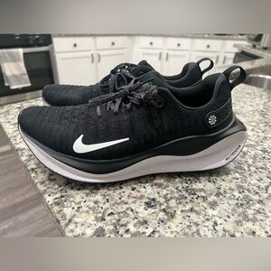 Women’s 11.5/Mens 10 Nike Infinity Run 4 Shoes